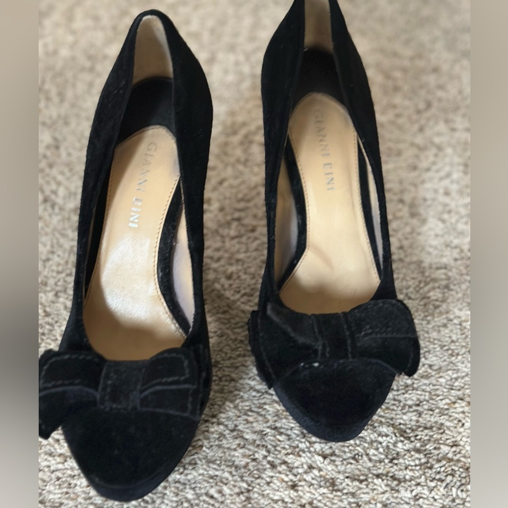 Gianni bini black velvet heels